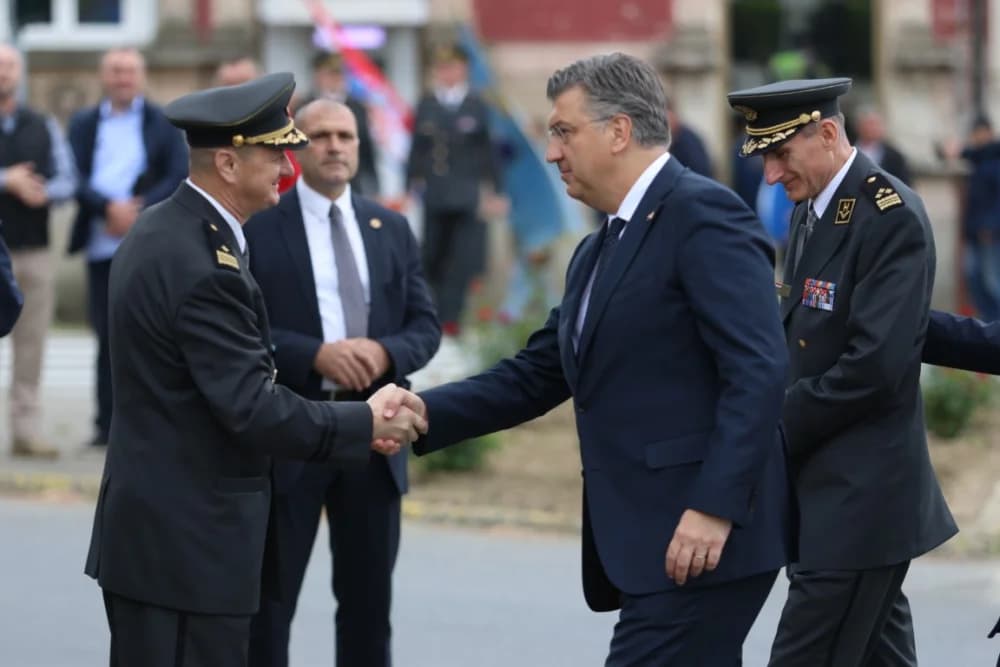 (VELIKA FOTOGALERIJA I VIDEO) Održana svečanost obilježavanja 29. obljetnice vojno-redarstvene operacije Bljesak u Okučanima