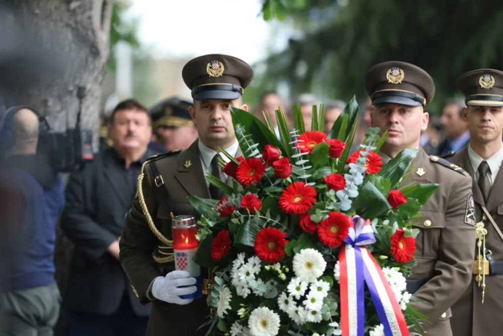 (VELIKA FOTOGALERIJA I VIDEO) Održana svečanost obilježavanja 29. obljetnice vojno-redarstvene operacije Bljesak u Okučanima