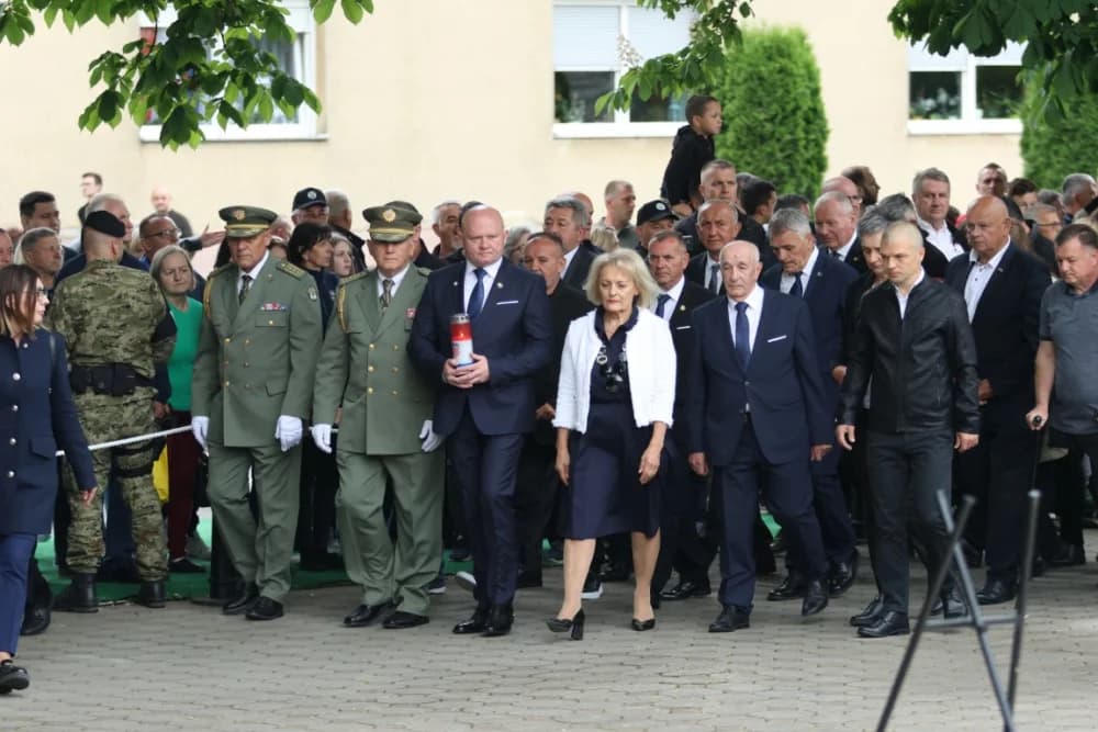 (VELIKA FOTOGALERIJA I VIDEO) Održana svečanost obilježavanja 29. obljetnice vojno-redarstvene operacije Bljesak u Okučanima