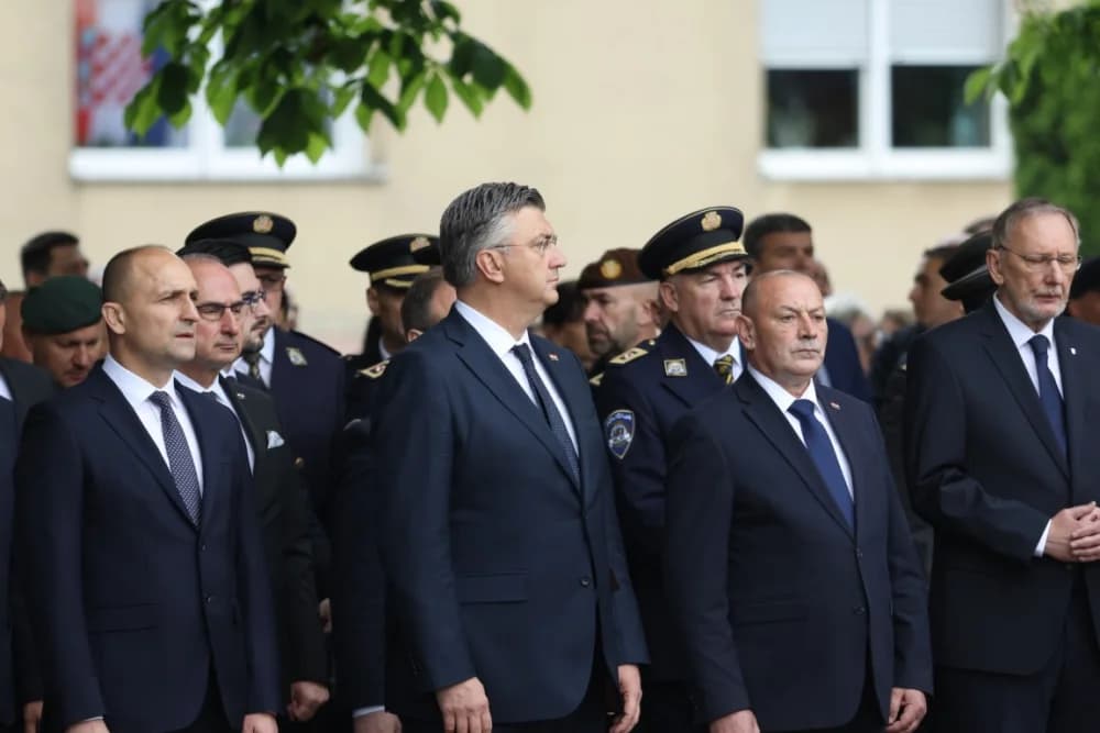 (VELIKA FOTOGALERIJA I VIDEO) Održana svečanost obilježavanja 29. obljetnice vojno-redarstvene operacije Bljesak u Okučanima