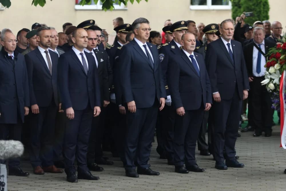 (VELIKA FOTOGALERIJA I VIDEO) Održana svečanost obilježavanja 29. obljetnice vojno-redarstvene operacije Bljesak u Okučanima