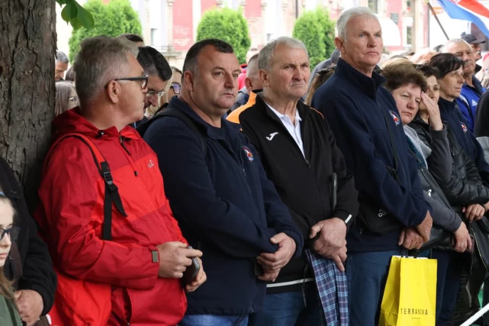 (VELIKA FOTOGALERIJA I VIDEO) Održana svečanost obilježavanja 29. obljetnice vojno-redarstvene operacije Bljesak u Okučanima