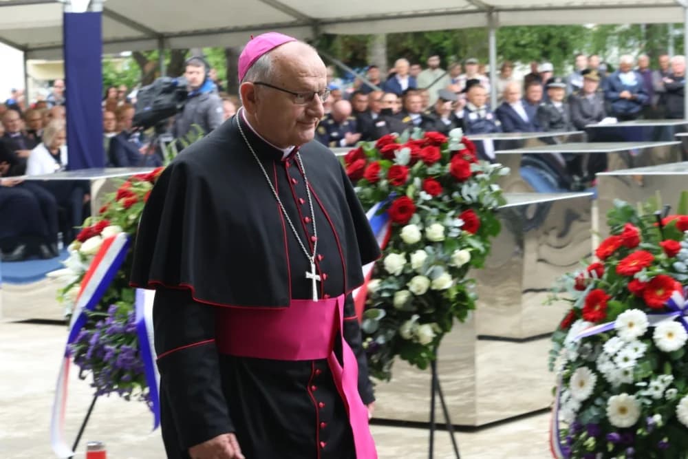 (VELIKA FOTOGALERIJA I VIDEO) Održana svečanost obilježavanja 29. obljetnice vojno-redarstvene operacije Bljesak u Okučanima