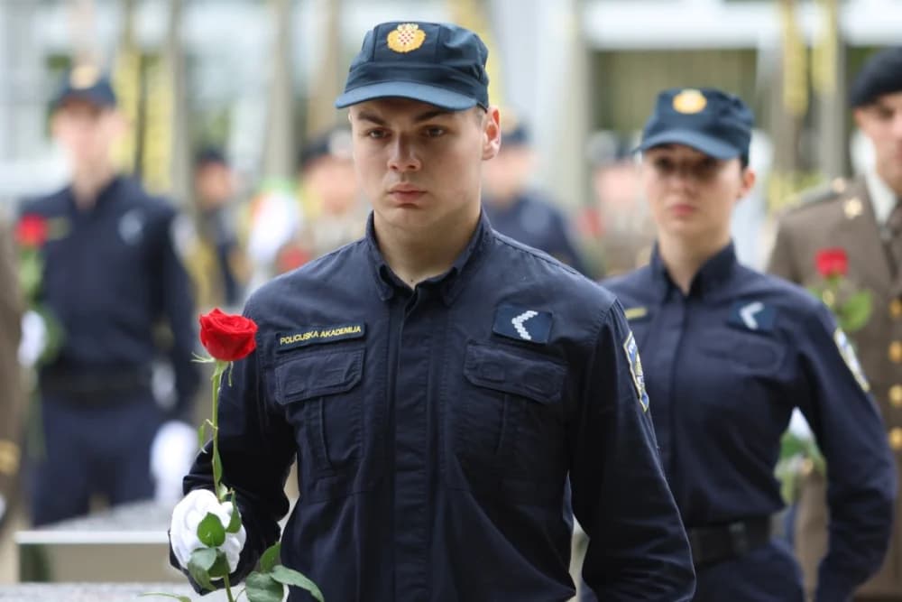 (VELIKA FOTOGALERIJA I VIDEO) Održana svečanost obilježavanja 29. obljetnice vojno-redarstvene operacije Bljesak u Okučanima