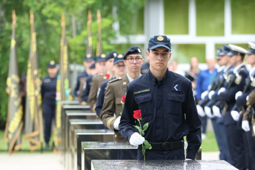 (VELIKA FOTOGALERIJA I VIDEO) Održana svečanost obilježavanja 29. obljetnice vojno-redarstvene operacije Bljesak u Okučanima