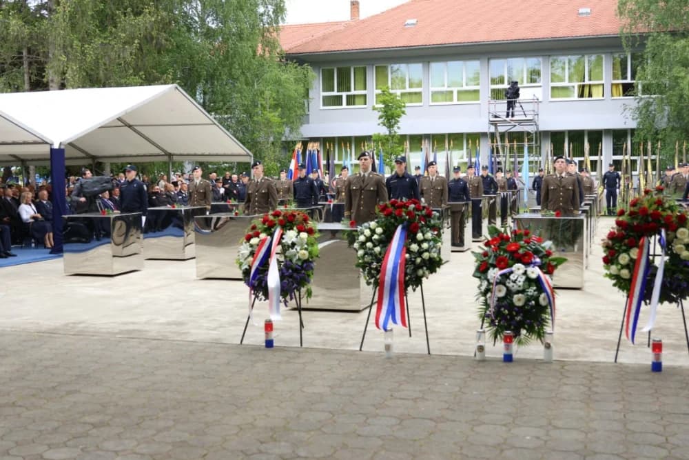 (VELIKA FOTOGALERIJA I VIDEO) Održana svečanost obilježavanja 29. obljetnice vojno-redarstvene operacije Bljesak u Okučanima