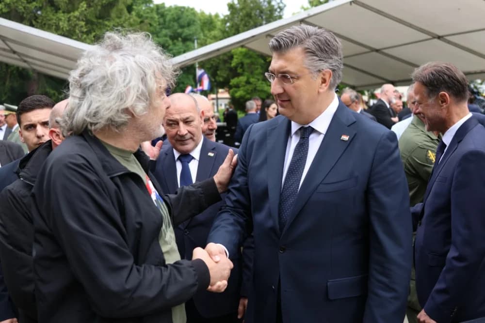 (VELIKA FOTOGALERIJA I VIDEO) Održana svečanost obilježavanja 29. obljetnice vojno-redarstvene operacije Bljesak u Okučanima