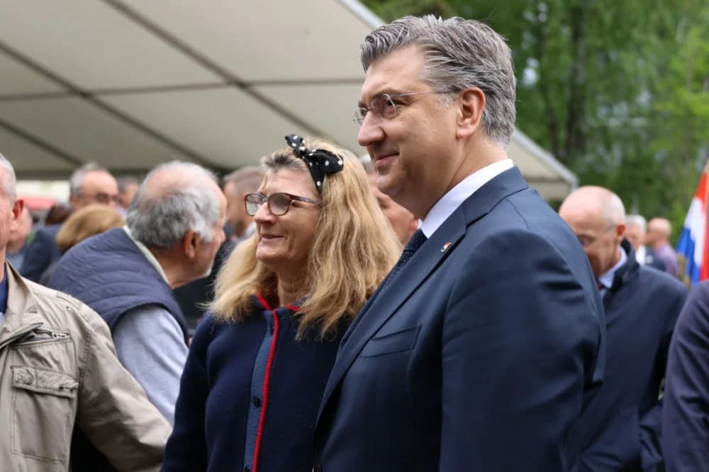 (VELIKA FOTOGALERIJA I VIDEO) Održana svečanost obilježavanja 29. obljetnice vojno-redarstvene operacije Bljesak u Okučanima