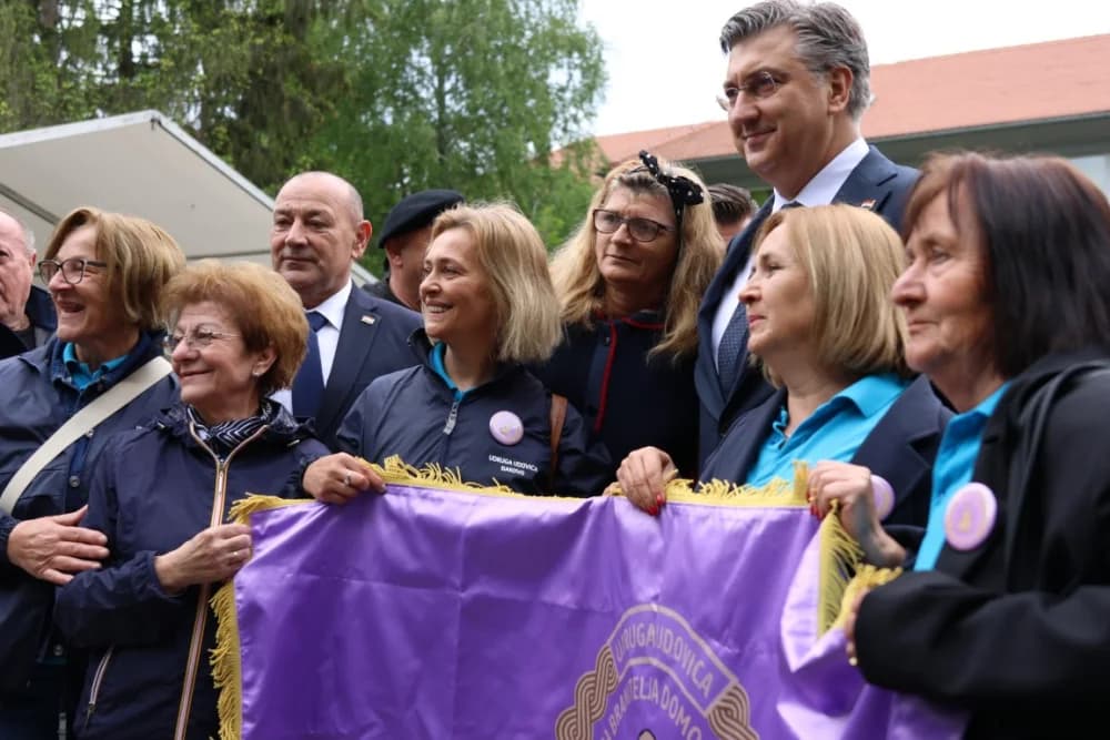 (VELIKA FOTOGALERIJA I VIDEO) Održana svečanost obilježavanja 29. obljetnice vojno-redarstvene operacije Bljesak u Okučanima