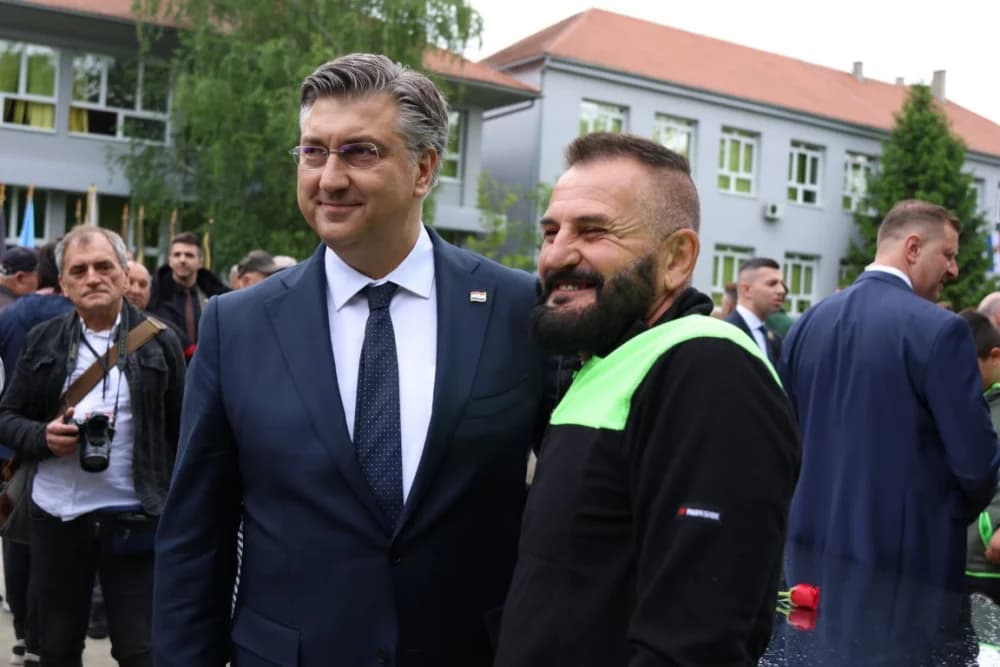 (VELIKA FOTOGALERIJA I VIDEO) Održana svečanost obilježavanja 29. obljetnice vojno-redarstvene operacije Bljesak u Okučanima