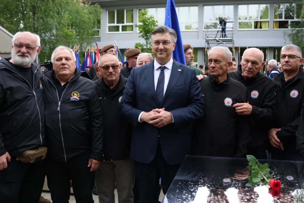 (VELIKA FOTOGALERIJA I VIDEO) Održana svečanost obilježavanja 29. obljetnice vojno-redarstvene operacije Bljesak u Okučanima