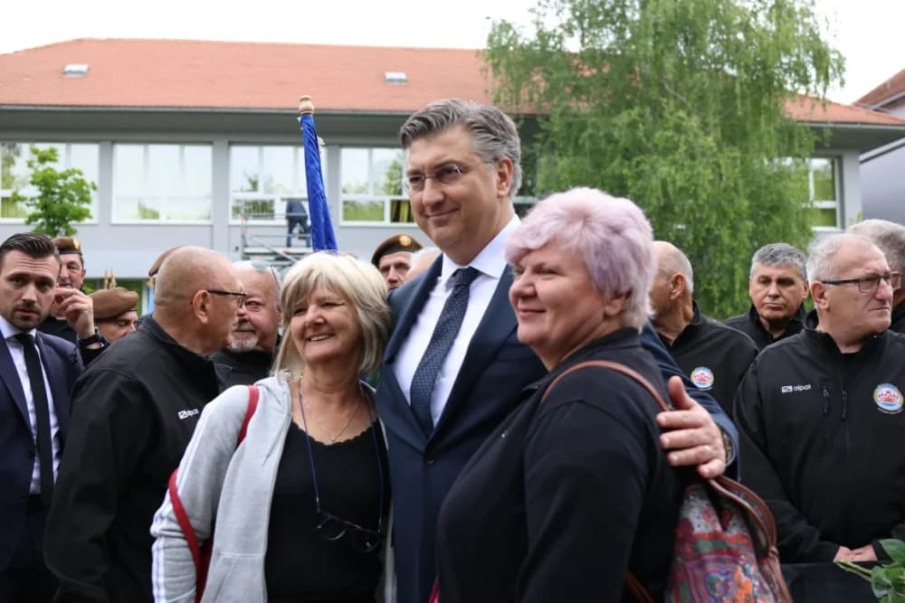 (VELIKA FOTOGALERIJA I VIDEO) Održana svečanost obilježavanja 29. obljetnice vojno-redarstvene operacije Bljesak u Okučanima