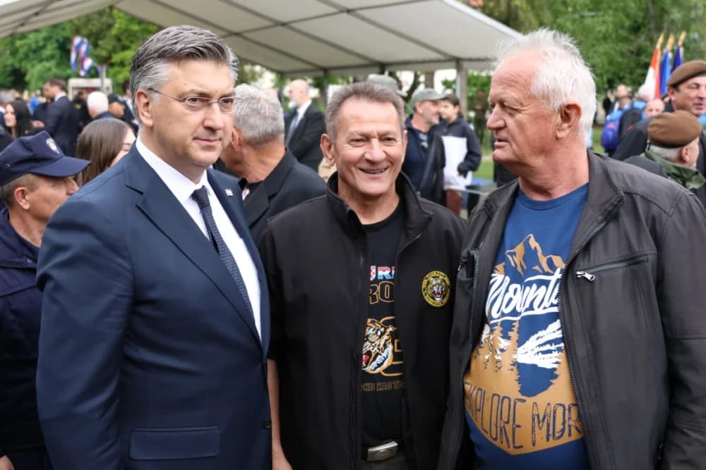 (VELIKA FOTOGALERIJA I VIDEO) Održana svečanost obilježavanja 29. obljetnice vojno-redarstvene operacije Bljesak u Okučanima