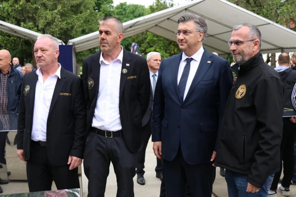 (VELIKA FOTOGALERIJA I VIDEO) Održana svečanost obilježavanja 29. obljetnice vojno-redarstvene operacije Bljesak u Okučanima