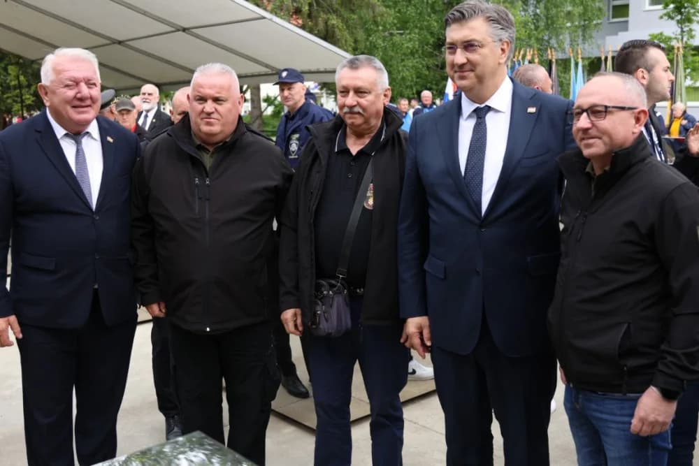 (VELIKA FOTOGALERIJA I VIDEO) Održana svečanost obilježavanja 29. obljetnice vojno-redarstvene operacije Bljesak u Okučanima