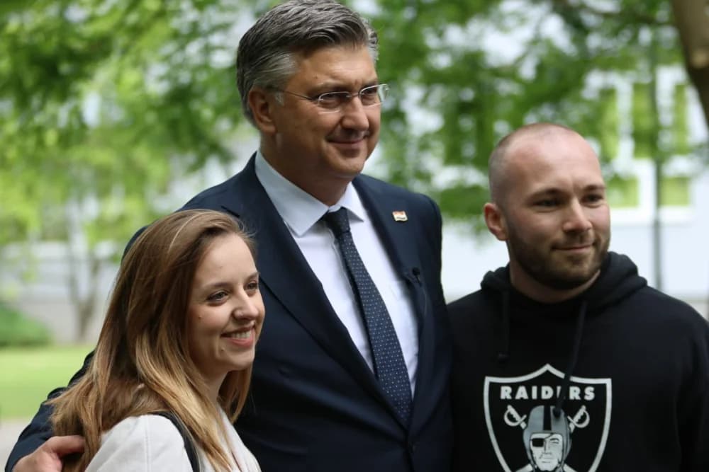 (VELIKA FOTOGALERIJA I VIDEO) Održana svečanost obilježavanja 29. obljetnice vojno-redarstvene operacije Bljesak u Okučanima