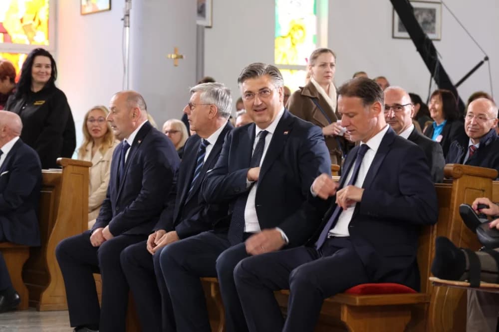 (VELIKA FOTOGALERIJA I VIDEO) Održana svečanost obilježavanja 29. obljetnice vojno-redarstvene operacije Bljesak u Okučanima