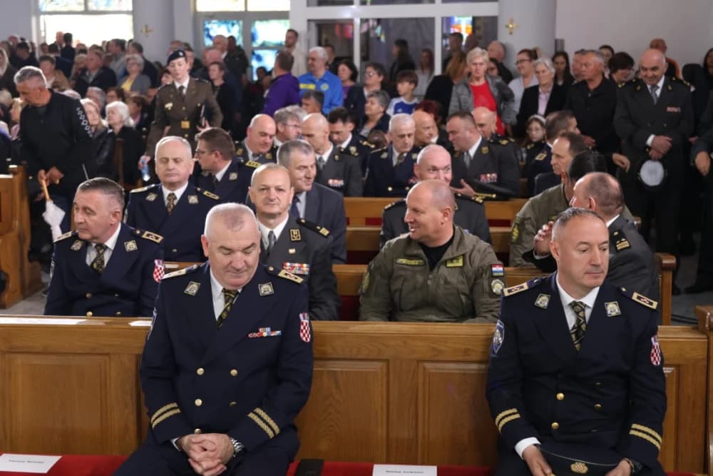 (VELIKA FOTOGALERIJA I VIDEO) Održana svečanost obilježavanja 29. obljetnice vojno-redarstvene operacije Bljesak u Okučanima