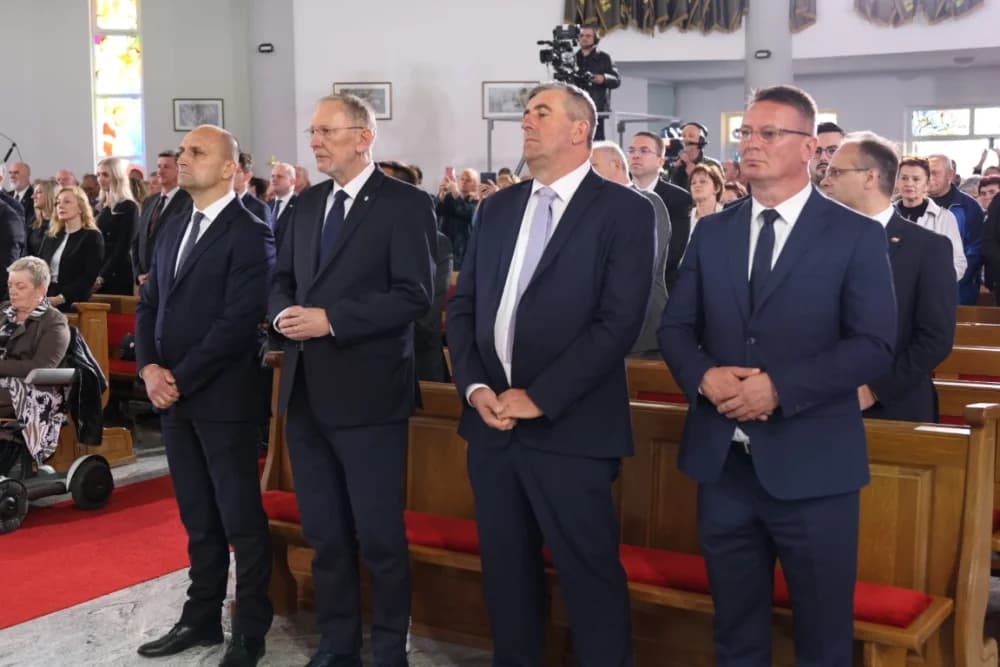 (VELIKA FOTOGALERIJA I VIDEO) Održana svečanost obilježavanja 29. obljetnice vojno-redarstvene operacije Bljesak u Okučanima