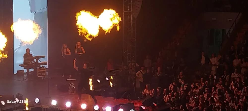 SPEKTAKL U VIJUŠU: Ovako je Marija Šerifović zapalila Slavonski Brod
