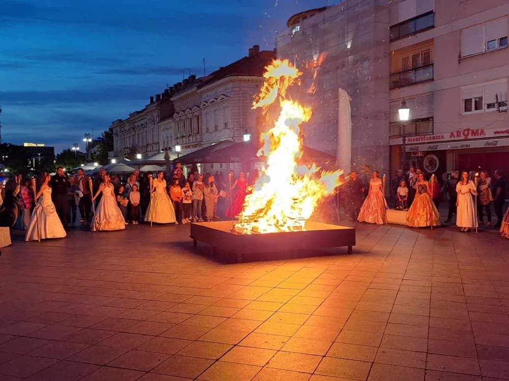 OGROMAN PLAMEN NA KORZU: Održane Ivanjske svečanosti