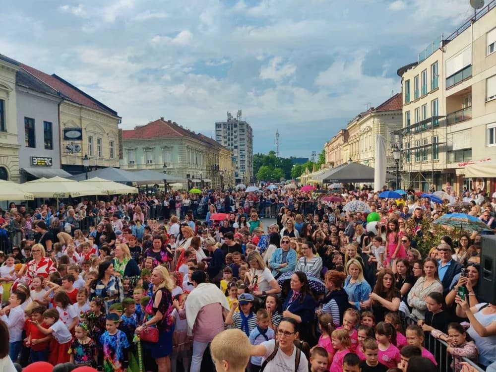 Nastup svome gradu poklonilo više od 500 mališana