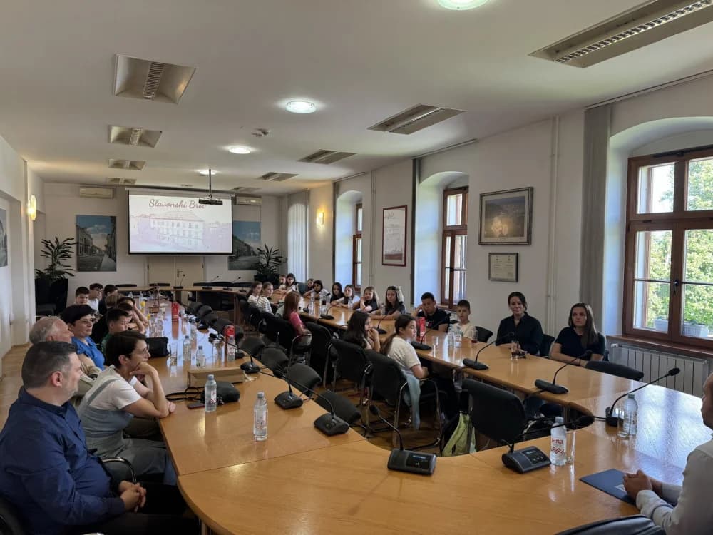 Sudionici Erasmus+ projekta na prijemu kod gradskog pročelnika Ivana Holika