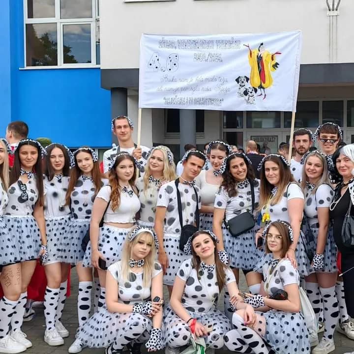 BROĐANI PONOVNO NAJBOLJI: Imamo brutalne maturante. Pogledajte njihove poruke