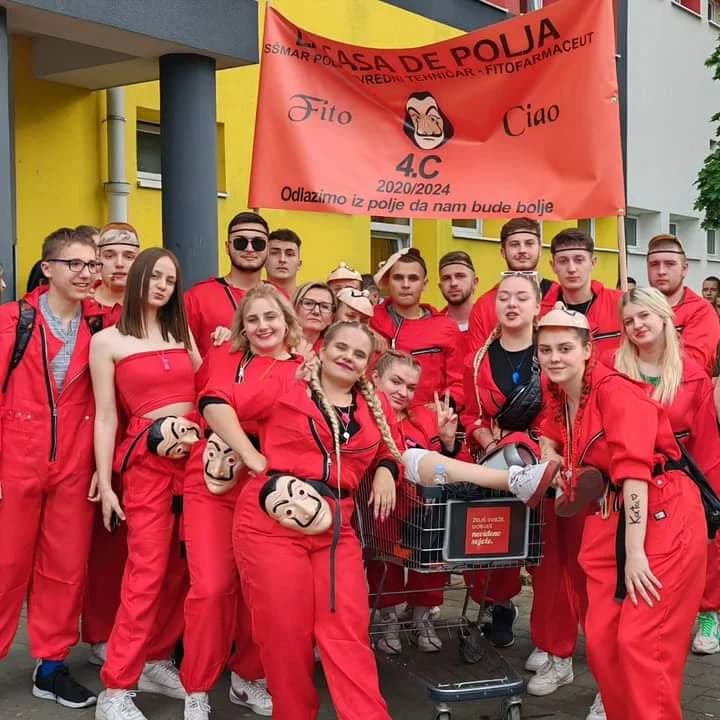 BROĐANI PONOVNO NAJBOLJI: Imamo brutalne maturante. Pogledajte njihove poruke