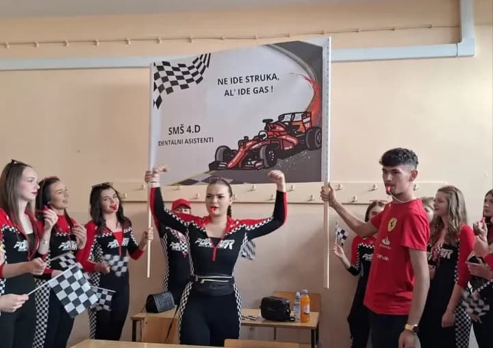 BROĐANI PONOVNO NAJBOLJI: Imamo brutalne maturante. Pogledajte njihove poruke