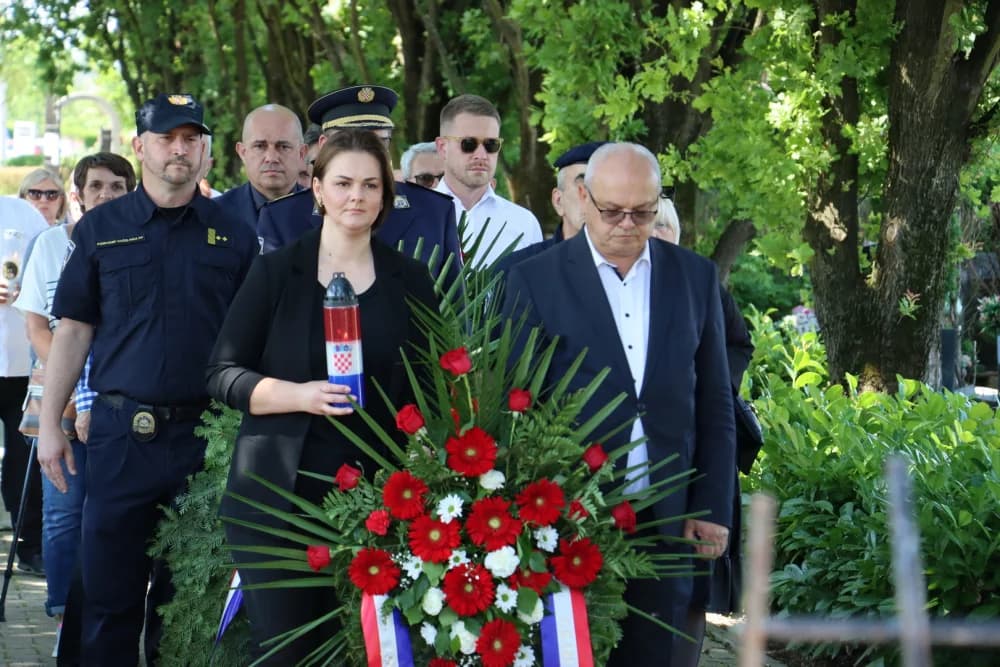 Položeni vijenci povodom Dana državnosti Republike Hrvatske