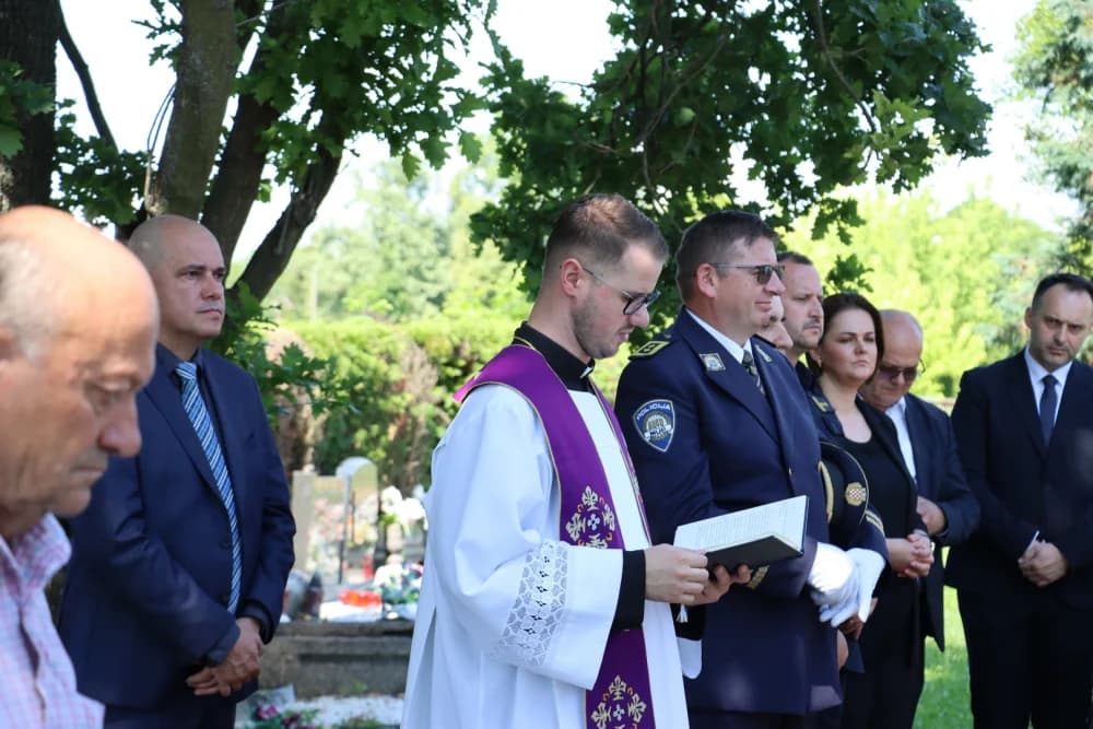 Položeni vijenci povodom Dana državnosti Republike Hrvatske