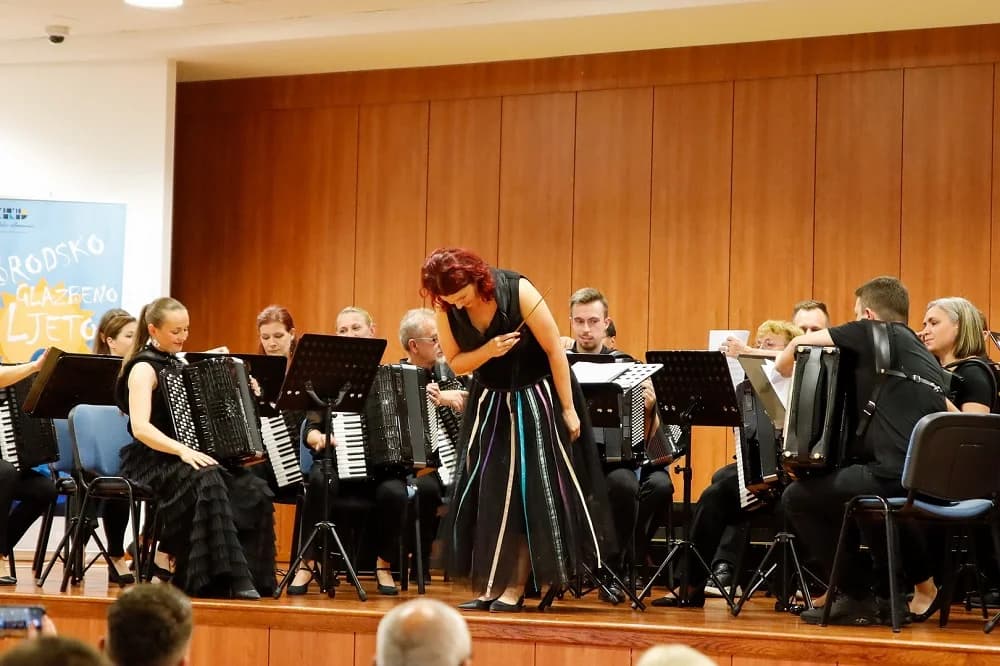 Održan koncert Brodskog harmonikaškog orkestra Bela pl. Panthy