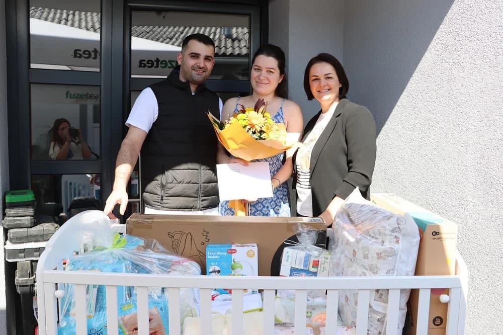 5 brodskih obitelji zaprimilo je opremu za bebe