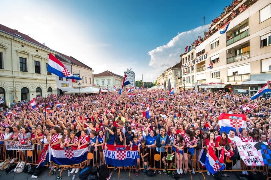 Na Korzu zajedničko gledanje utakmice Hrvatska-Španjolska