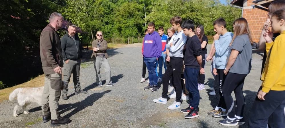 SURADNJA ŠKOLE I LOVACA: Osnovci iz Nove Kapele pohodili lovište pod Požeškom gorom