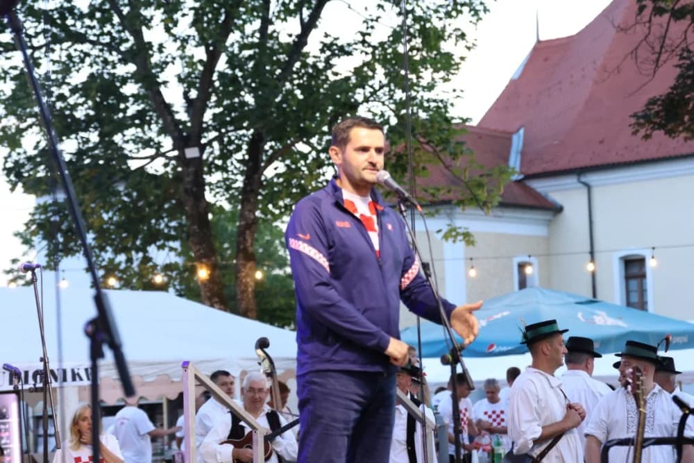 (FOTOGALERIJA) Održana tradicionalna smotra folklora „Oj Sibinju lipo selo naše“