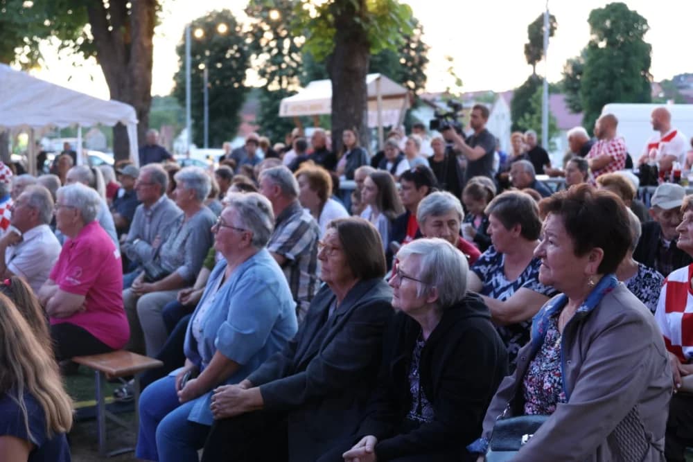 (FOTOGALERIJA) Održana tradicionalna smotra folklora „Oj Sibinju lipo selo naše“