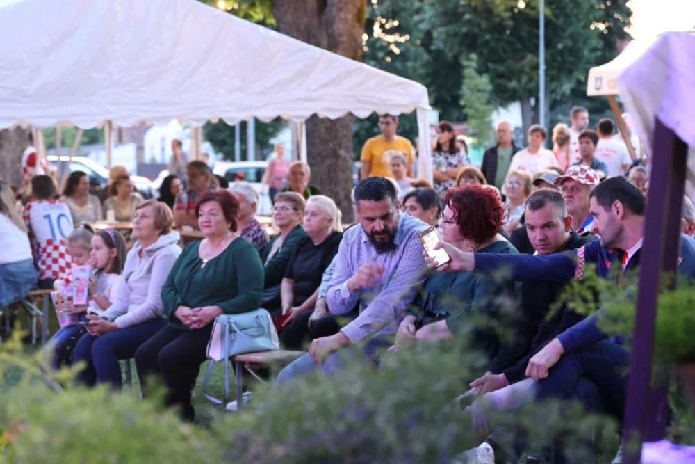 (FOTOGALERIJA) Održana tradicionalna smotra folklora „Oj Sibinju lipo selo naše“