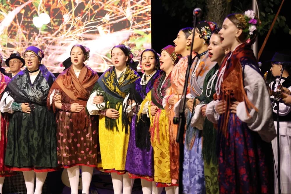 (FOTOGALERIJA) Održana tradicionalna smotra folklora „Oj Sibinju lipo selo naše“