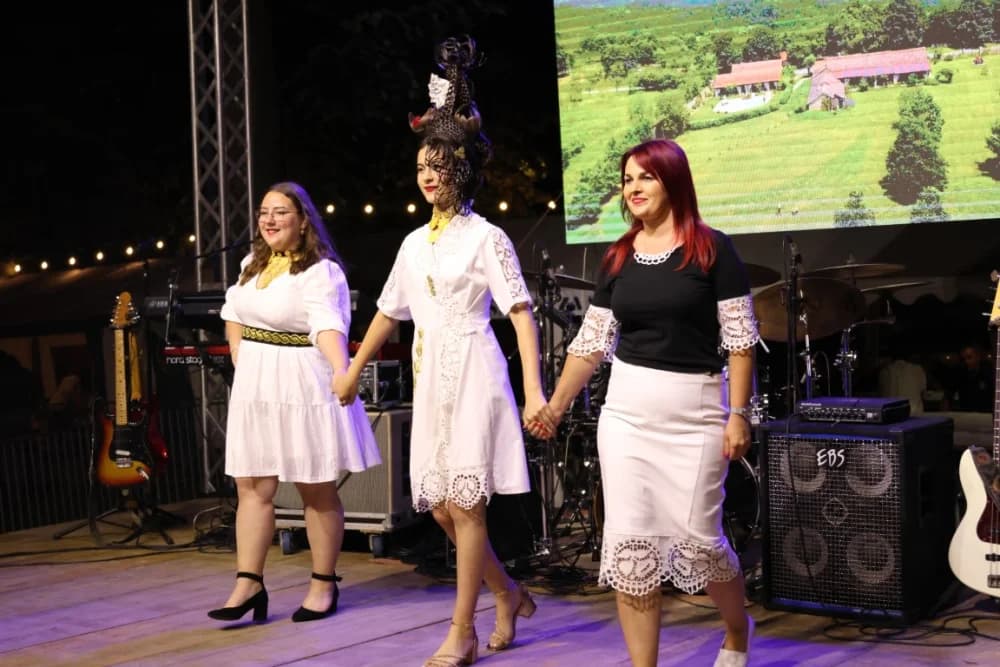 (FOTOGALERIJA) Održana tradicionalna smotra folklora „Oj Sibinju lipo selo naše“