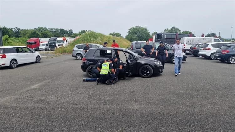 Brodsko-posavski policajci kroz osam tjedana uspješno završili 120. tečaj granične policije