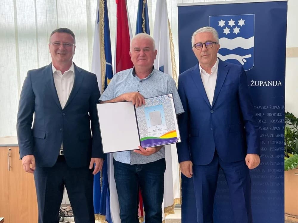 Brodsko-posavska županija dodijelila je zahvalnice za uspješnu borbu protiv svinjske kuge