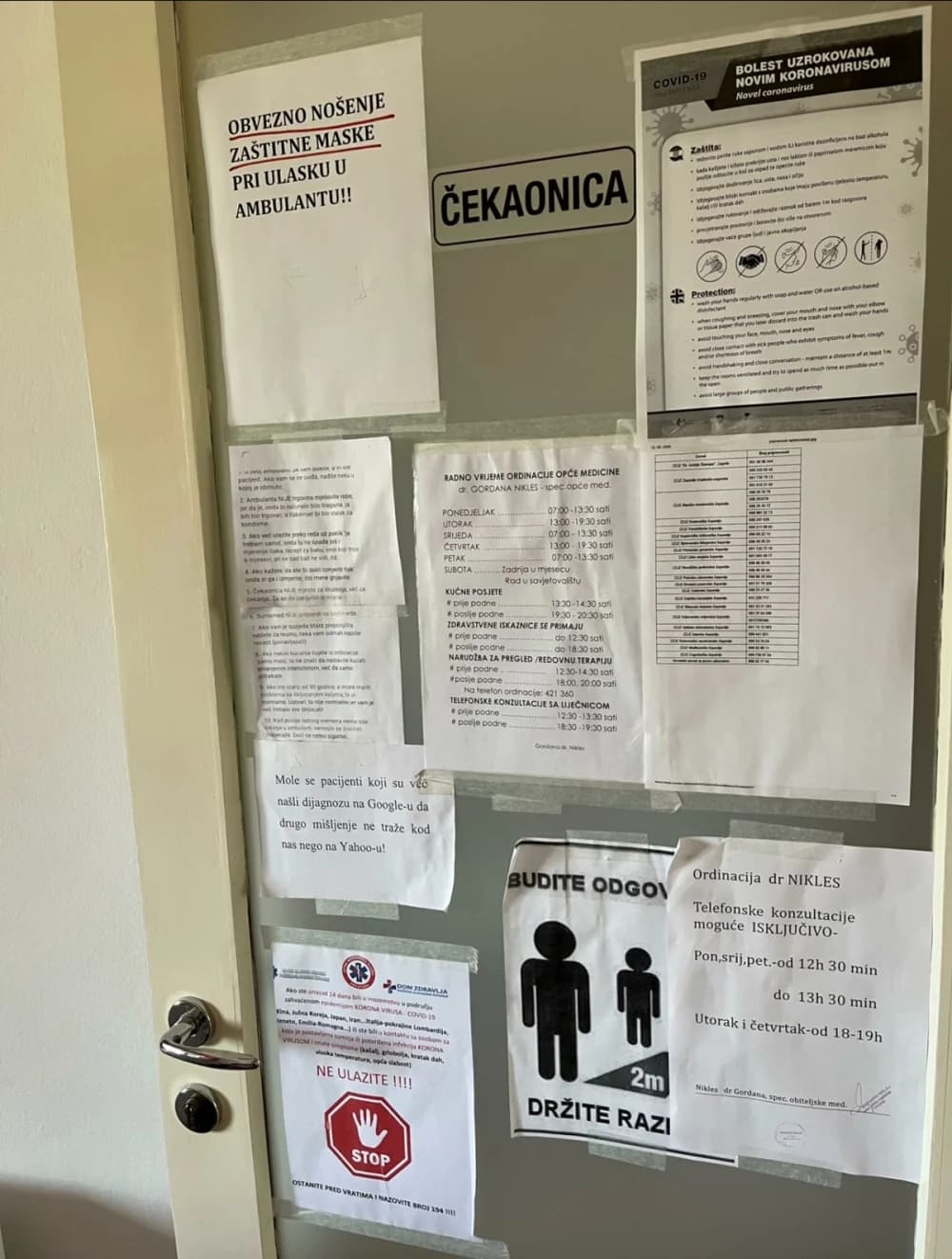 U Domu zdravlja zalijepili bezobrazne ‘doktorske zapovijedi’.