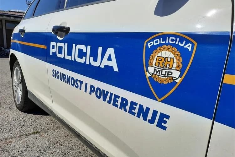 BRODSKI PLAVCI U AKCIJI: Ponovno spriječili krijumčarenje ljudi