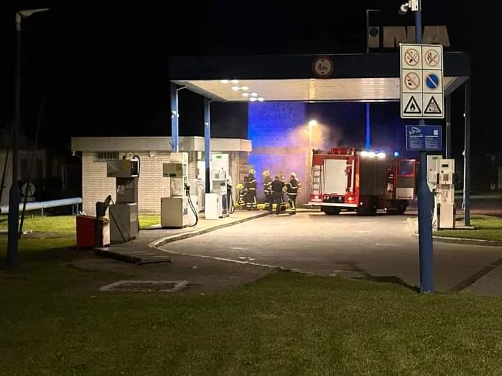 VELIKA DRAMA U ORIOVCU: Na pumpi se pojavilo puno dima, stigli i vatrogasci