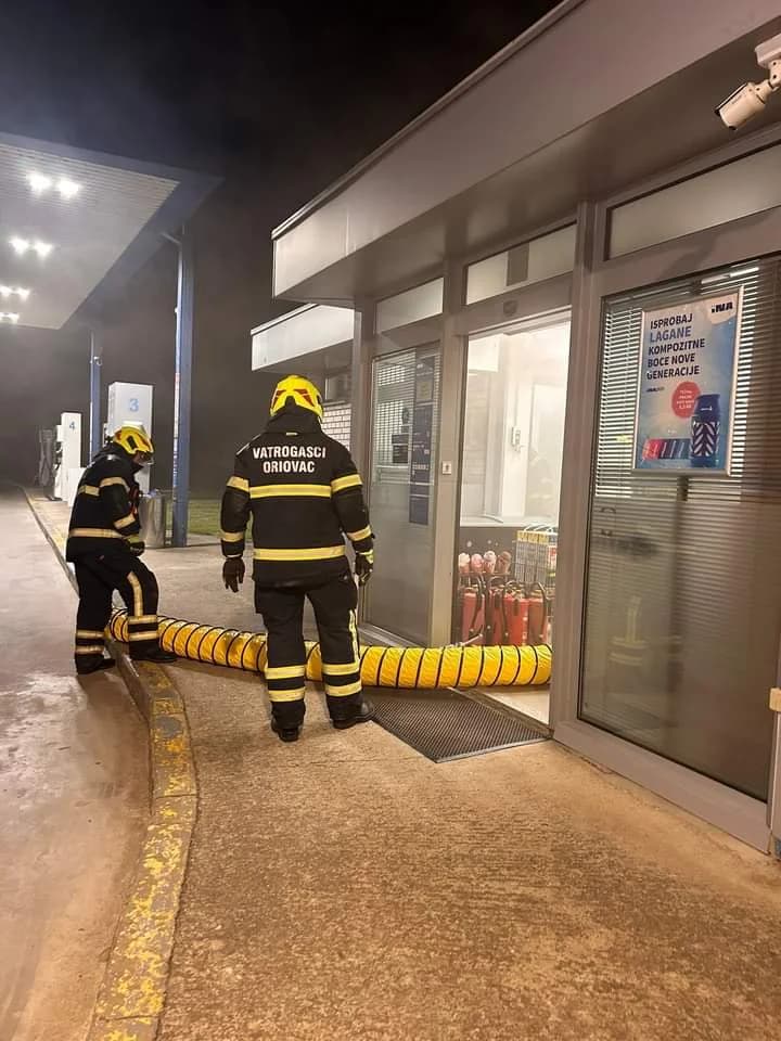 VELIKA DRAMA U ORIOVCU: Na pumpi se pojavilo puno dima, stigli i vatrogasci