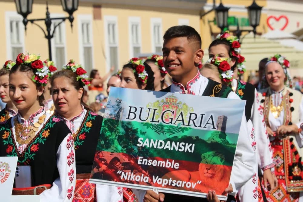 /VELIKA FOTOGALERIJA/ Ljepota tradicije i bogatstvo narodnih običaja dočarana na 58. Đakovačkim vezovima