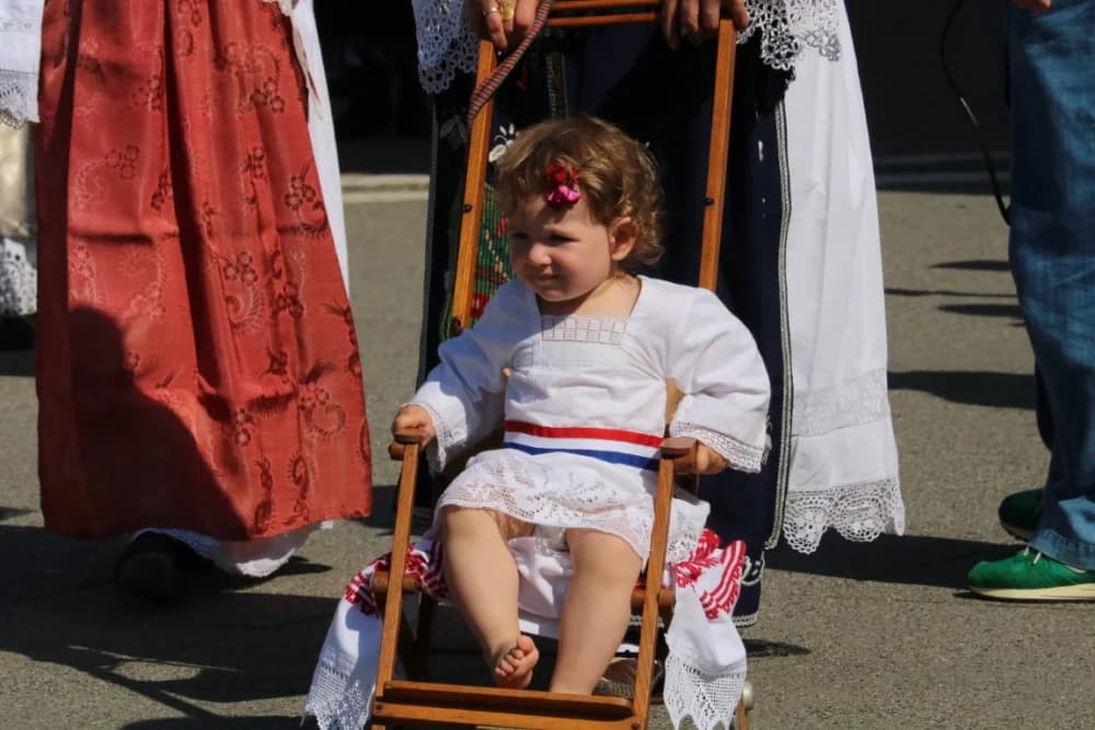 /VELIKA FOTOGALERIJA/ Ljepota tradicije i bogatstvo narodnih običaja dočarana na 58. Đakovačkim vezovima