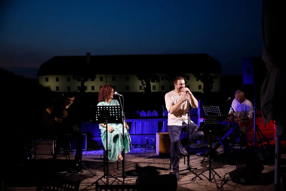 Akustični hitovi do kasnih večernjih sati u Kapelanovom stanu oduševio posjetitelje